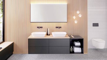 Ein modernes Badezimmer mit zwei weißen Waschbecken auf einem Holzregal, umgeben von eleganten Holzvertäfelungen.